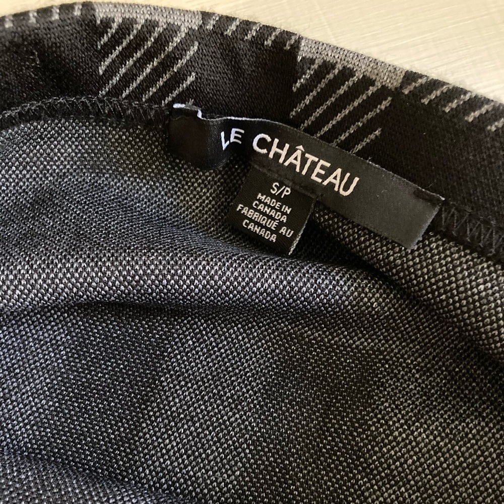 Le Chateau stretchy pencil skirt - Picture 6 of 9